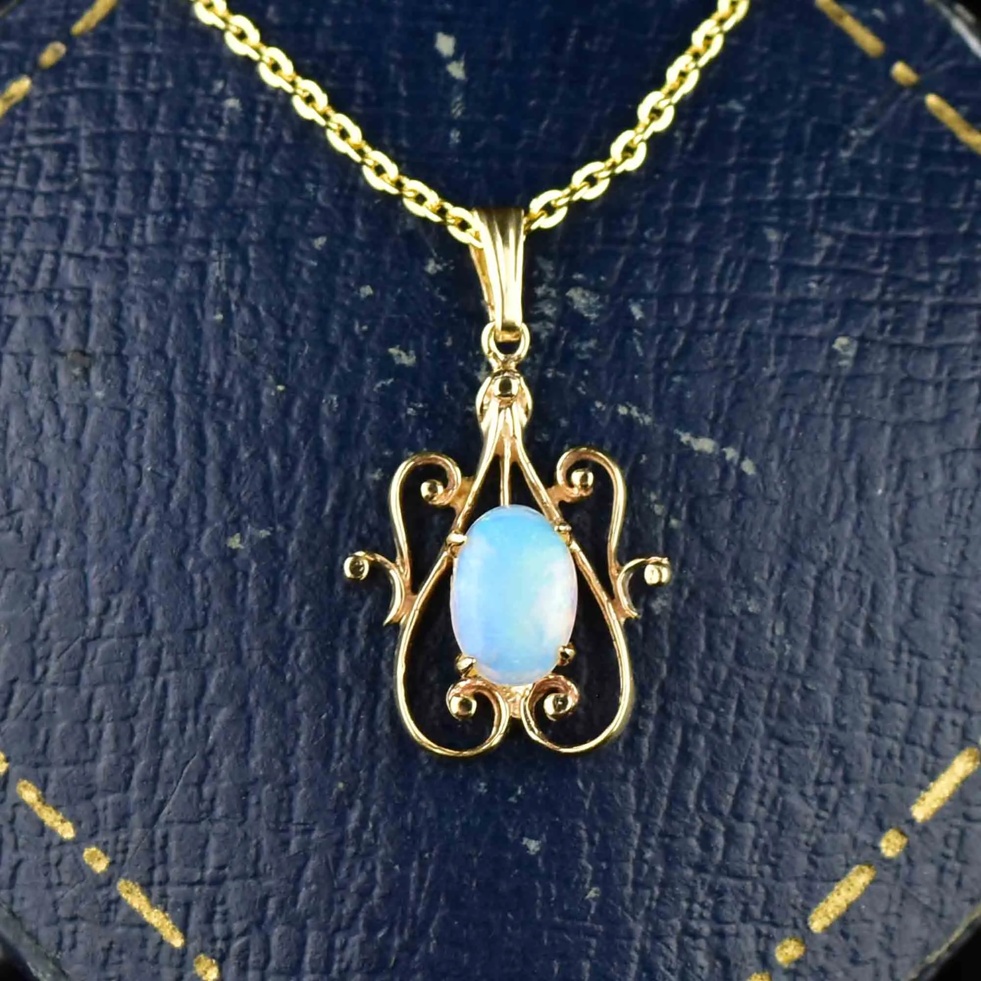 14K Gold Opal Pendant Necklace