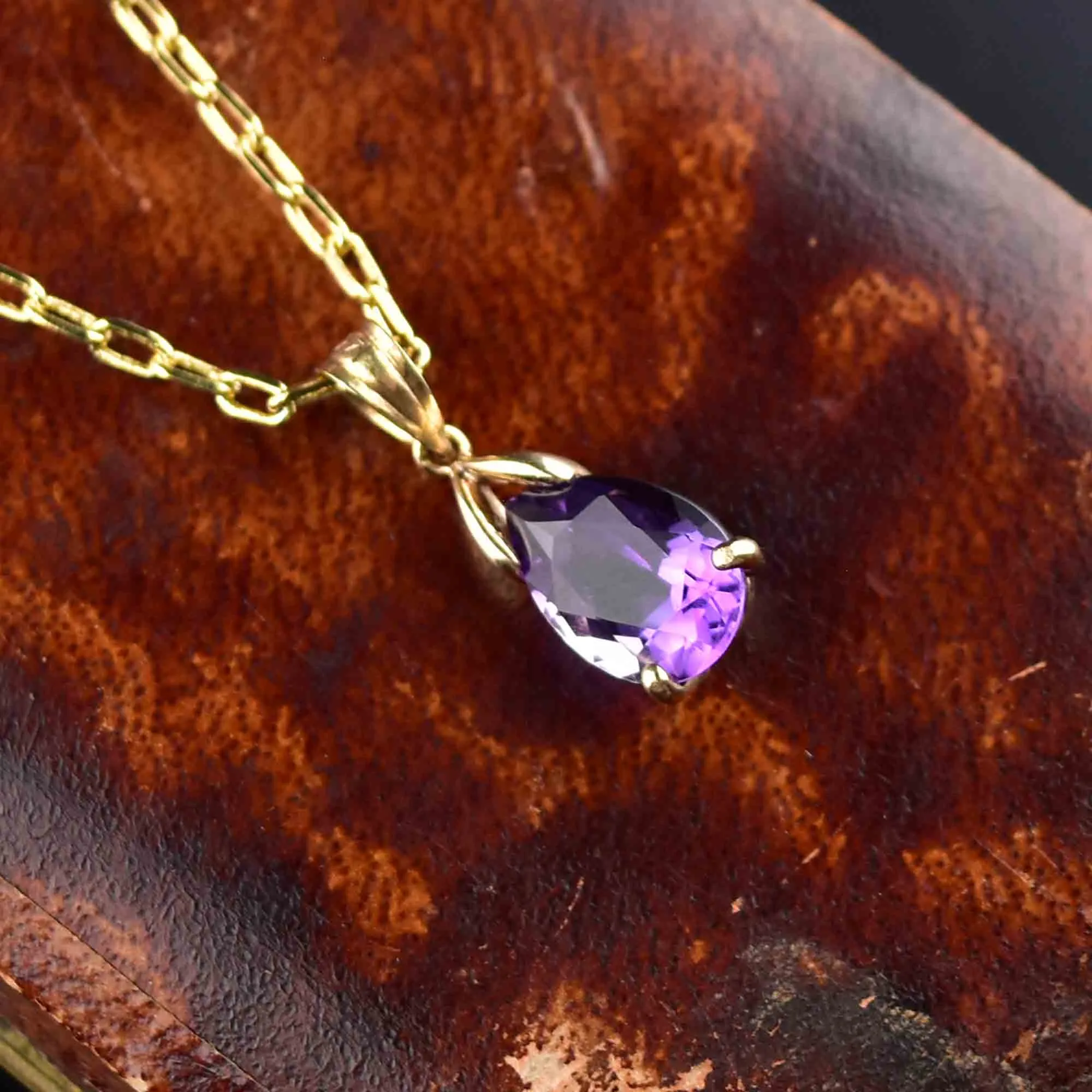 14K Gold Pear Cut Amethyst Pendant Necklace