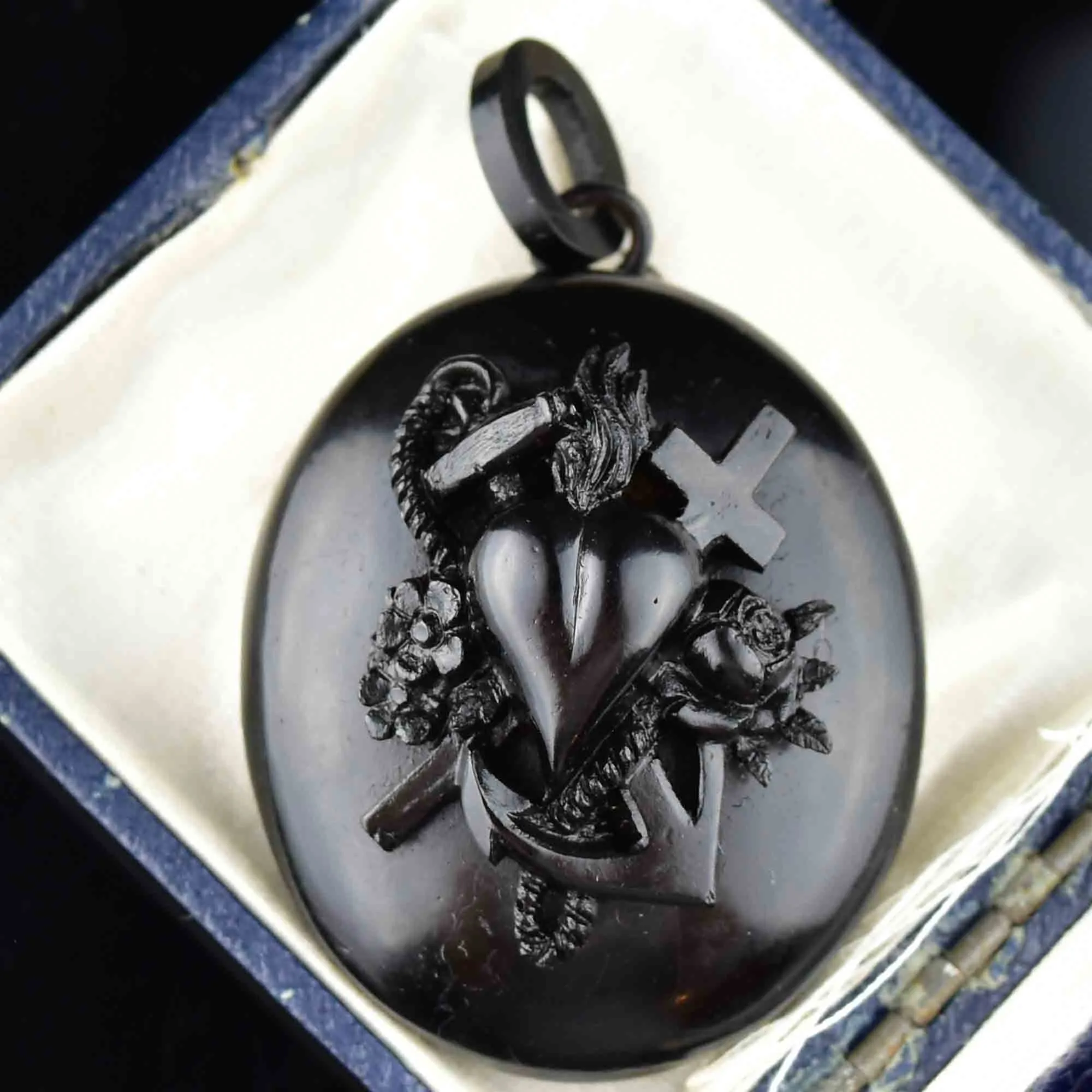 Antique Victorian Faith Hope Love Locket